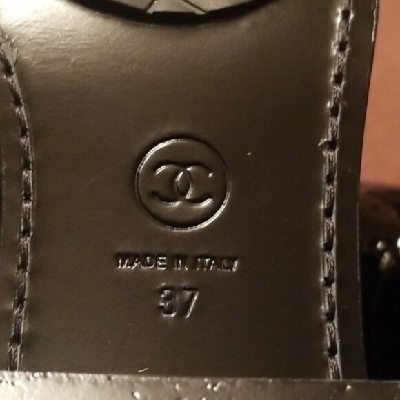 CHANEL BLACK PATENT LEATHER WRAP LACE UP LOAFERS - Picture 4 of 4